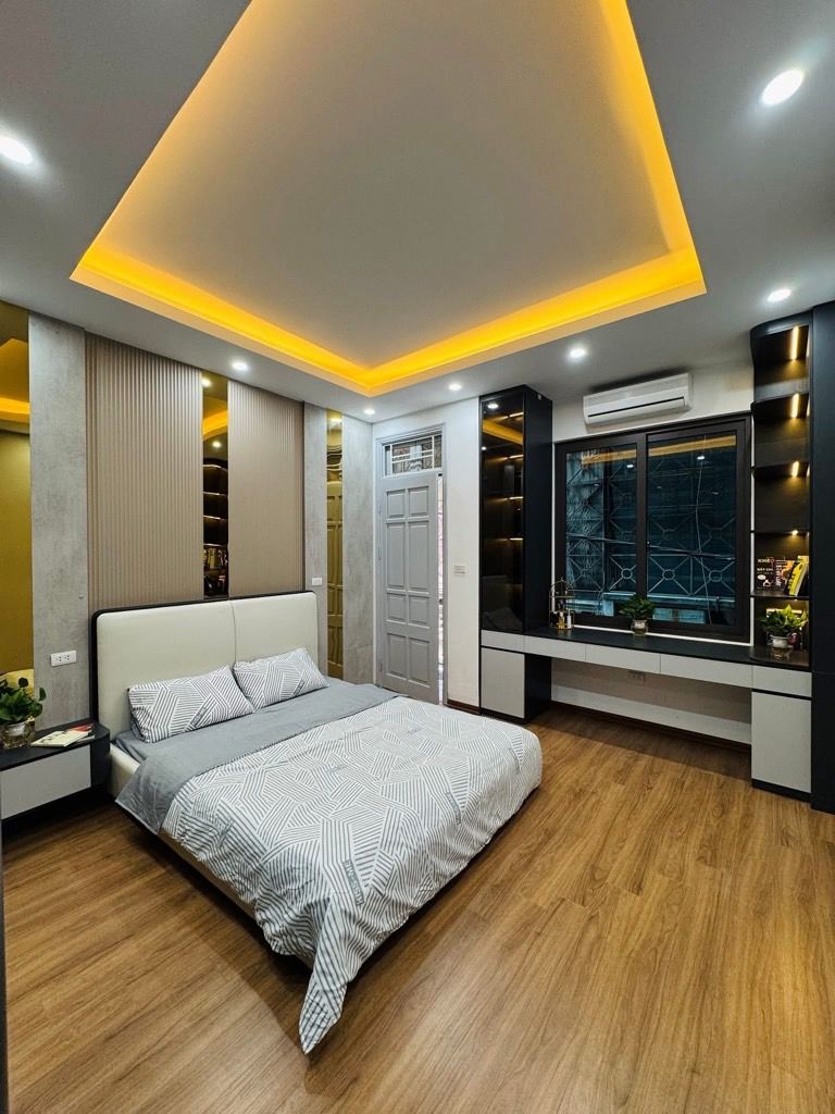 Bán nhà Hoàng Mai - diện tích 31m2 5 tầng - Ngõ 299 Hoàng Mai - giá 8,35 tỷ