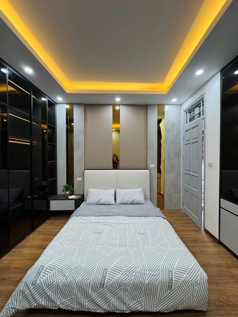 Bán nhà Hoàng Mai - diện tích 31m2 5 tầng - Ngõ 299 Hoàng Mai - giá 8,35 tỷ