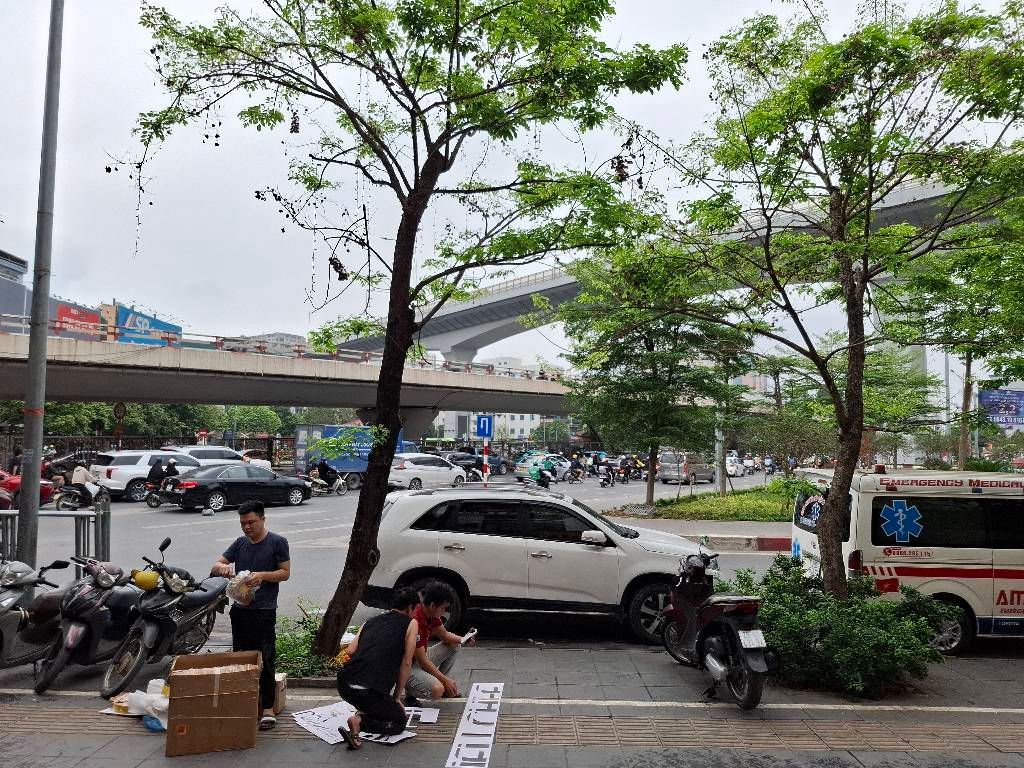 Bán nhà Giải Phóng - diện tích 22m2 3 tầng - Mặt phố kinh doanh sầm uất - giá 10,5 tỷ