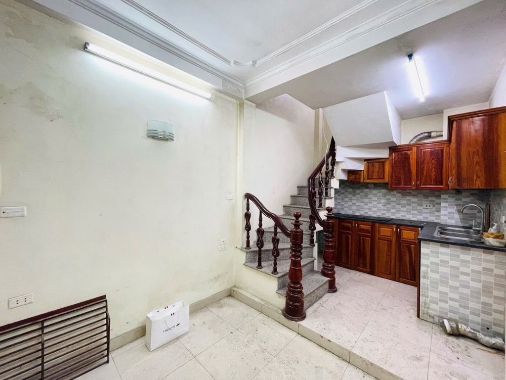 Bán nhà Vĩnh Tuy - diện tích 15m2 6 tầng - Lô góc - giá 4,95 tỷ