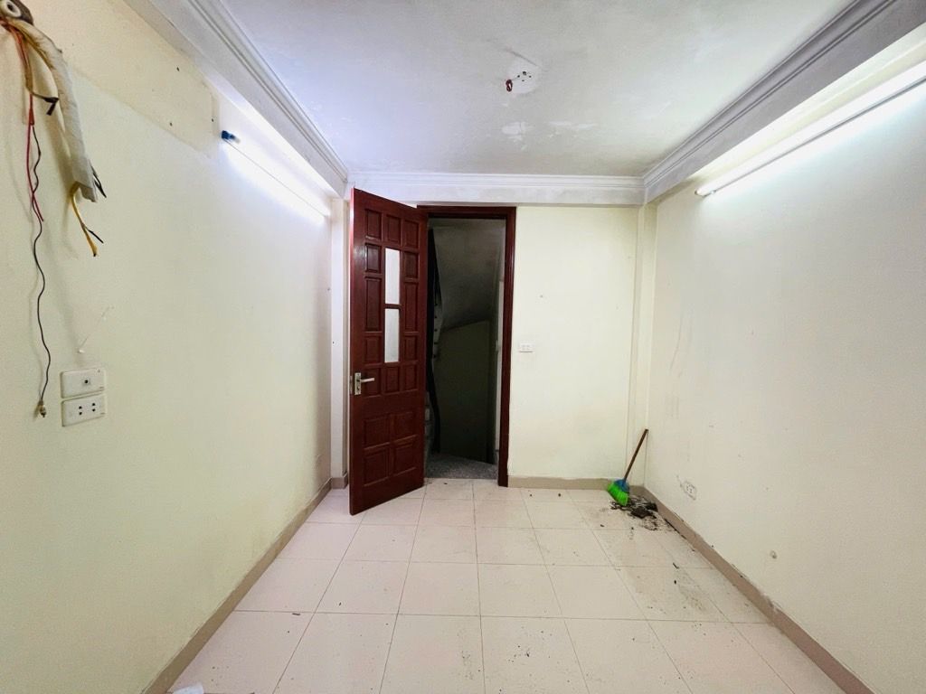 Bán nhà Vĩnh Tuy - diện tích 15m2 6 tầng - Lô góc - giá 4,95 tỷ