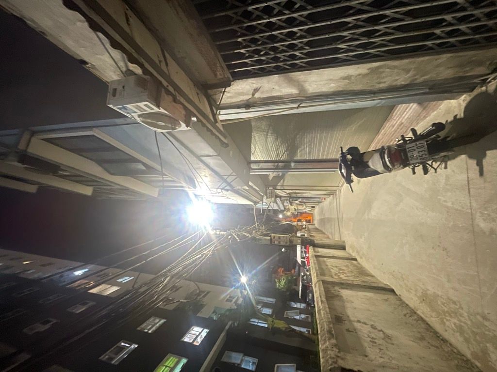 Bán nhà Minh Khai - diện tích 98m2 1 tầng - đất tặng nhà cấp 4 - giá 22,6 tỷ