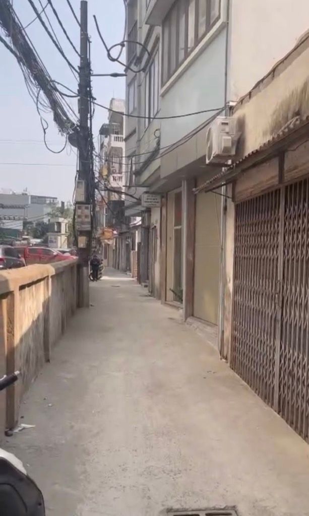 Bán nhà Minh Khai - diện tích 98m2 1 tầng - đất tặng nhà cấp 4 - giá 22,6 tỷ