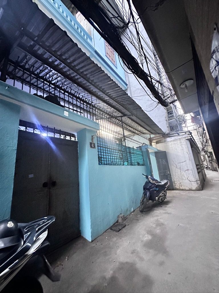 Bán nhà Hoàng Ngân - diện tích 94m2 4 tầng - Mảnh đất rộng, mặt tiền lớn - giá 19,2 tỷ