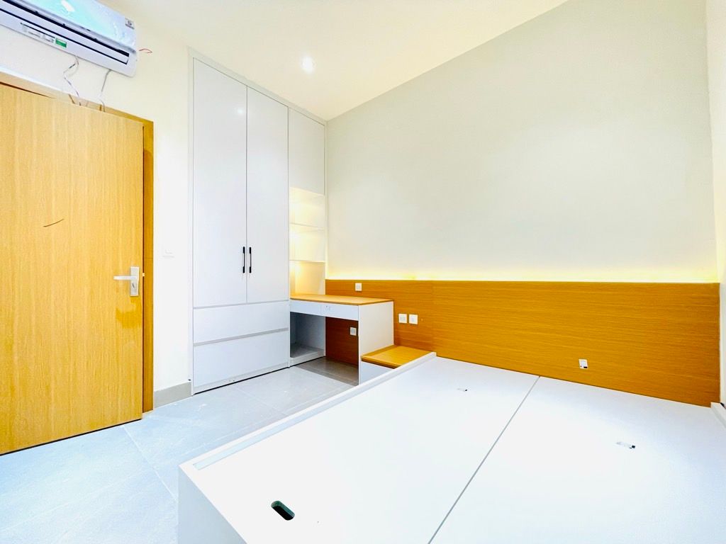 Bán nhà Lò Đúc - diện tích 37,4m2 3 tầng - Nhà tập thể mặt phố, giá 5,8 tỷ