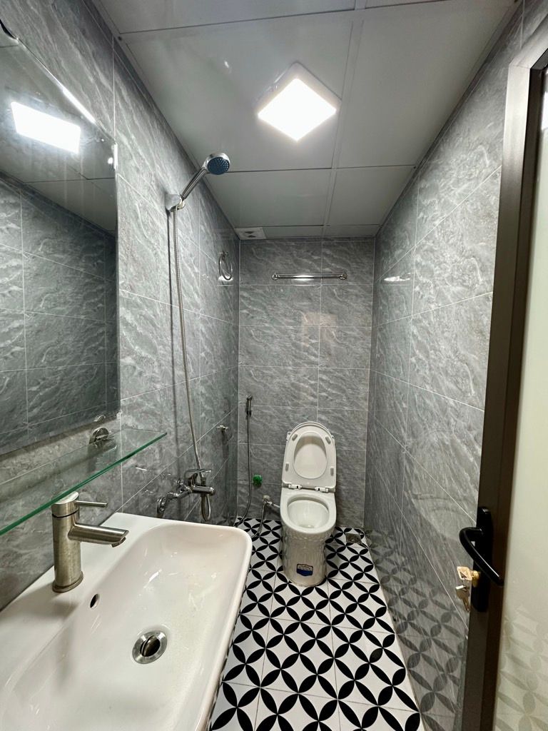 Bán nhà Hoàng Mai - diện tích 99m2 1 tầng - Ngõ thông kinh doanh nhỏ - giá 5,6 tỷ