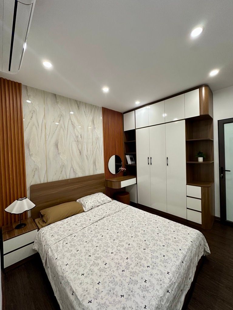 Bán nhà Hoàng Mai - diện tích 99m2 1 tầng - Ngõ thông kinh doanh nhỏ - giá 5,6 tỷ