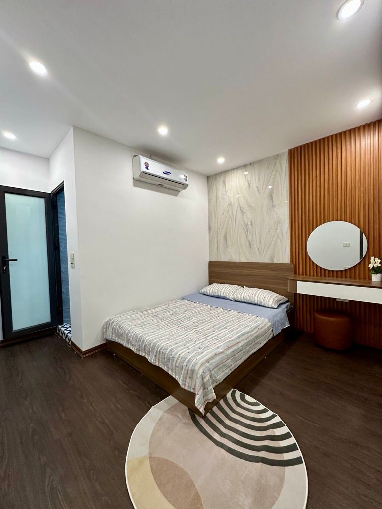 Bán nhà Hoàng Mai - diện tích 99m2 1 tầng - Ngõ thông kinh doanh nhỏ - giá 5,6 tỷ