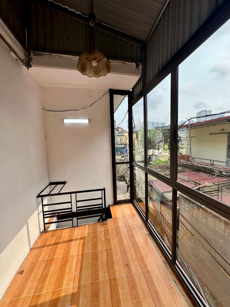 Bán nhà Hoàng Mai - diện tích 99m2 1 tầng - Ngõ thông kinh doanh nhỏ - giá 5,6 tỷ