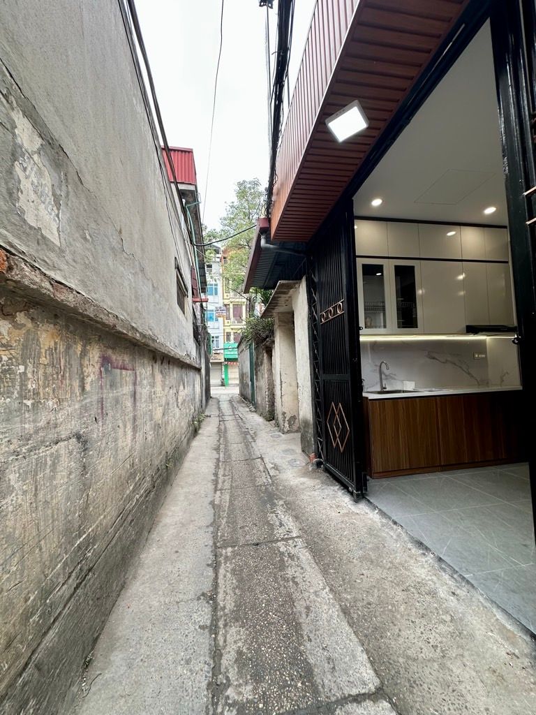 Bán nhà Hoàng Mai - diện tích 99m2 1 tầng - Ngõ thông kinh doanh nhỏ - giá 5,6 tỷ