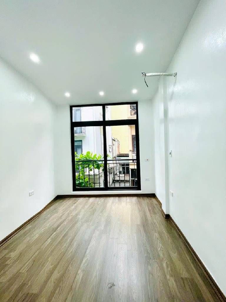 Bán nhà Phan Phù Tiên - diện tích 15m2 5 tầng - Mặt phố tầm tiền cực hiếm - giá 9,8 tỷ