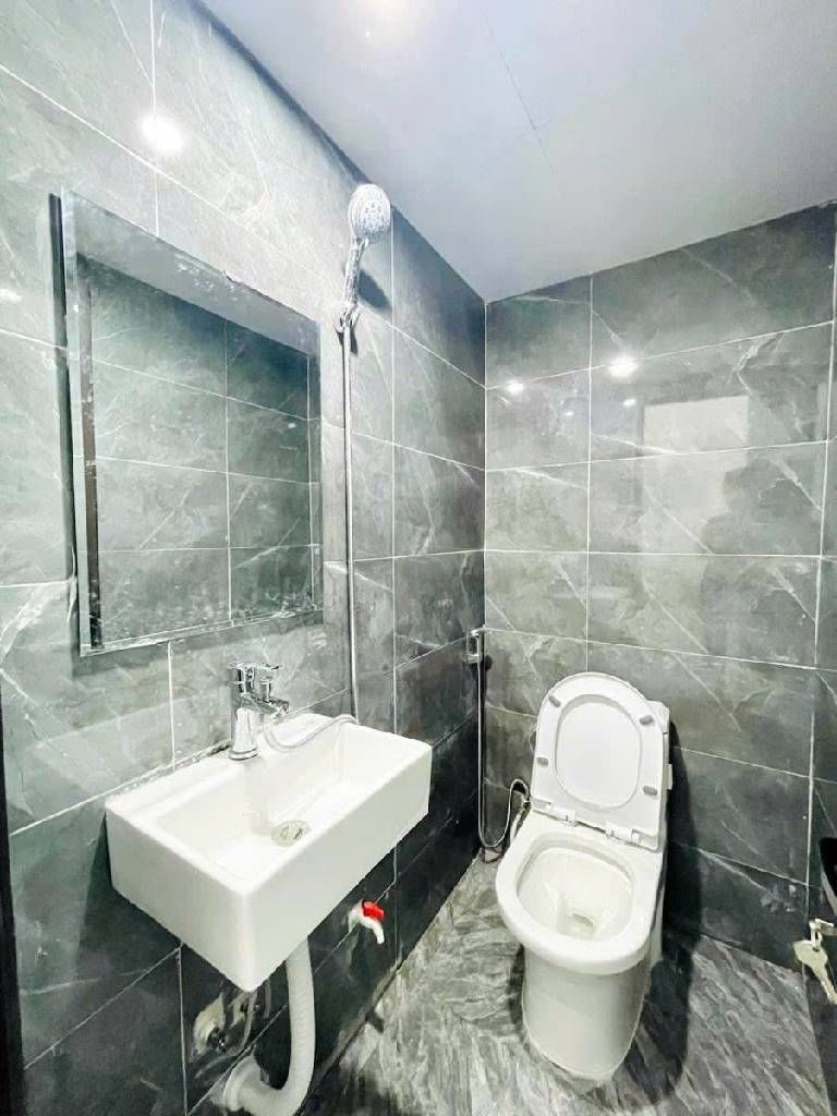 Bán nhà Phan Phù Tiên - diện tích 15m2 5 tầng - Mặt phố tầm tiền cực hiếm - giá 9,8 tỷ