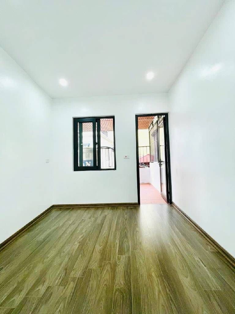 Bán nhà Phan Phù Tiên - diện tích 15m2 5 tầng - Mặt phố tầm tiền cực hiếm - giá 9,8 tỷ