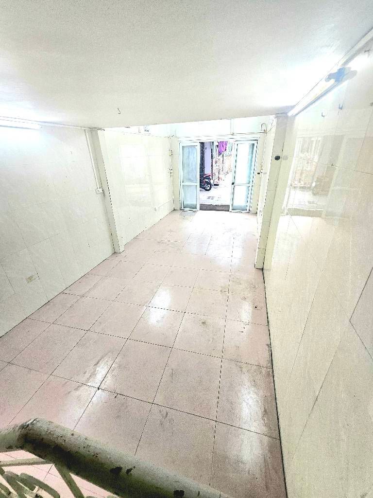 Bán nhà Bùi Xương Trạch - diện tích 32m2 2 tầng - Lô góc, ô tô qua nhà - giá 3,3 tỷ