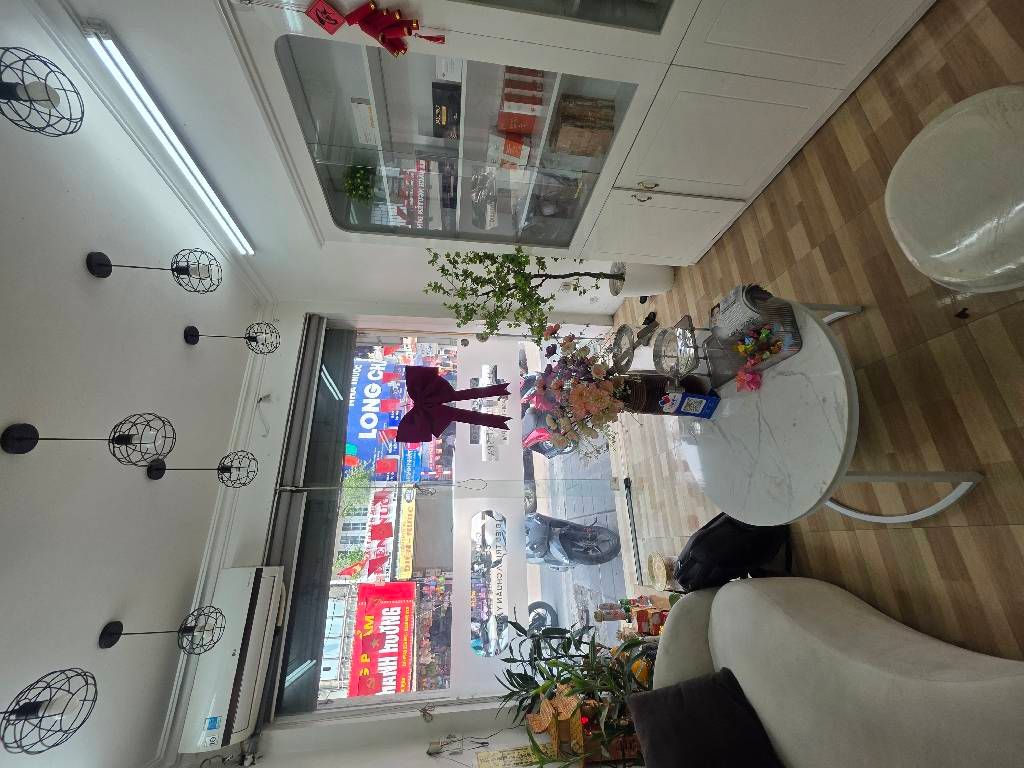 Bán nhà Trương Định - diện tích 18.7m2 4 tầng - Mặt phố kinh doanh sầm uất - giá 13,9 tỷ