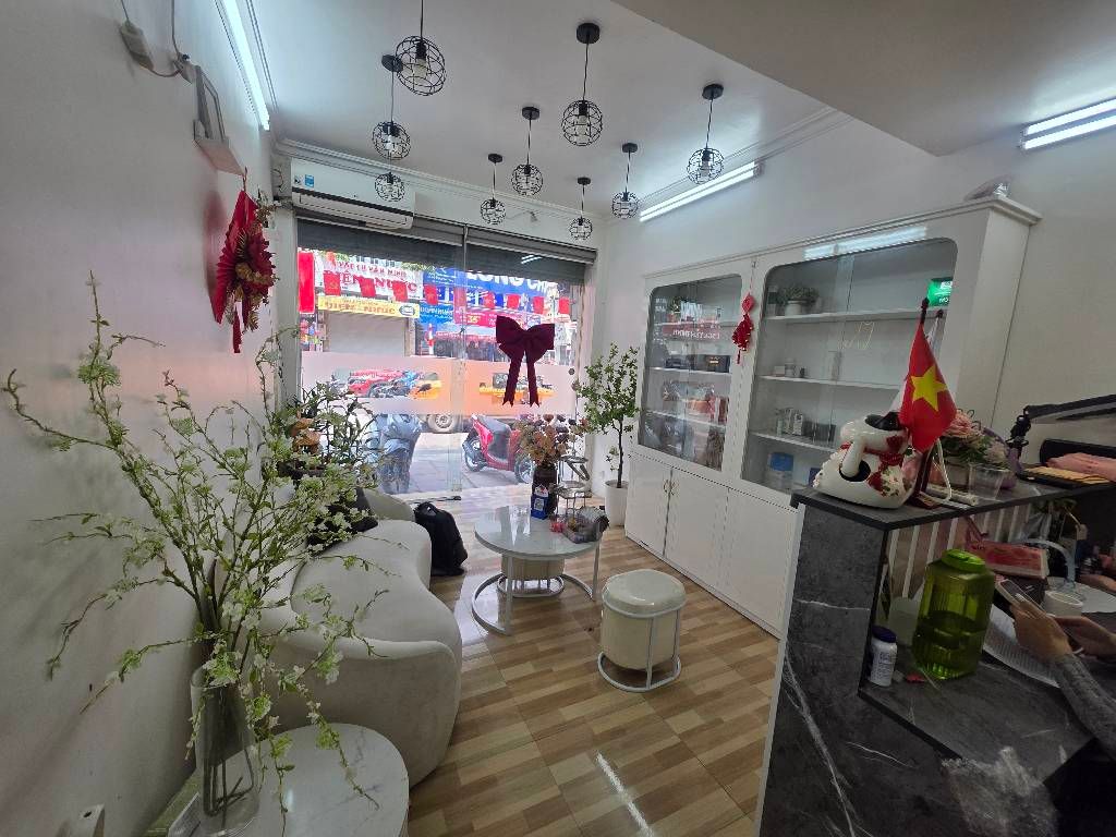 Bán nhà Trương Định - diện tích 18.7m2 4 tầng - Mặt phố kinh doanh sầm uất - giá 13,9 tỷ