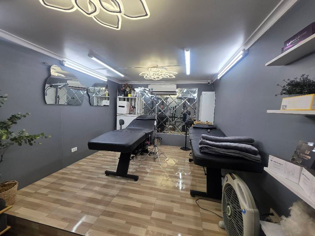 Bán nhà Trương Định - diện tích 18.7m2 4 tầng - Mặt phố kinh doanh sầm uất - giá 13,9 tỷ