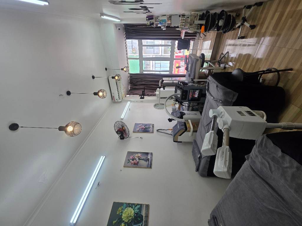 Bán nhà Trương Định - diện tích 18.7m2 4 tầng - Mặt phố kinh doanh sầm uất - giá 13,9 tỷ