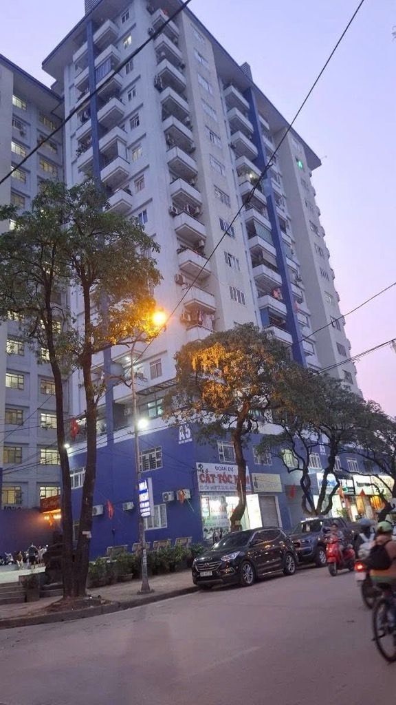 Bán nhà Nguyễn Cảnh Dị - diện tích 157m2 2 tầng - Lô góc, 3 mặt thoáng - giá 9,7 tỷ