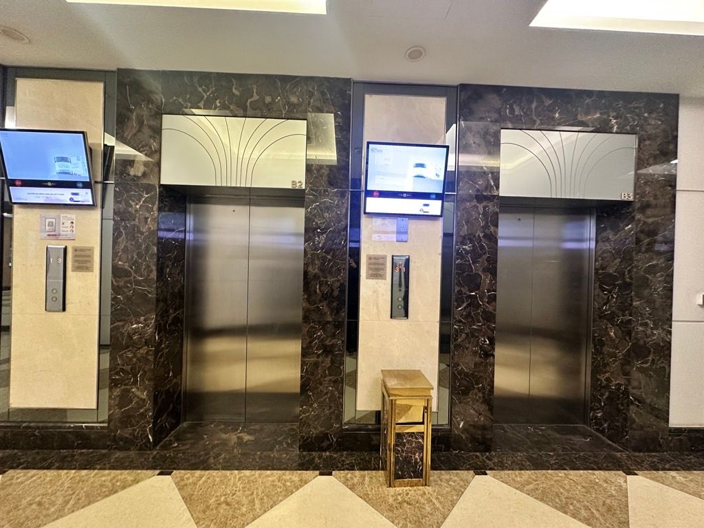 Bán nhà Vĩnh Tuy - diện tích 71,5m2 9 tầng - Trung tâm quận, đi lại thuận tiện - giá 11,5 tỷ