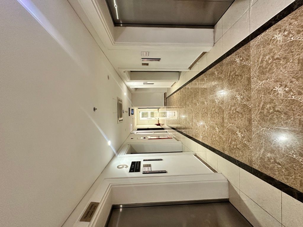 Bán nhà Vĩnh Tuy - diện tích 71,5m2 9 tầng - Trung tâm quận, đi lại thuận tiện - giá 11,5 tỷ