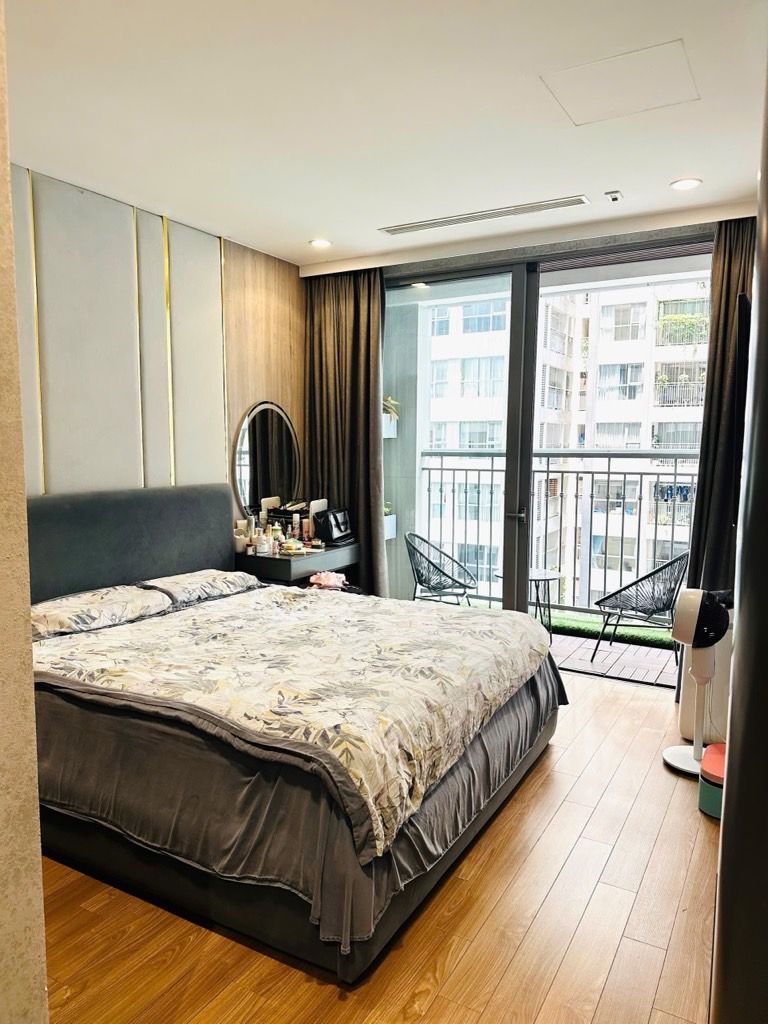 Bán nhà KĐT Vinhomes Times City - diện tích 109.7m2 12 tầng - View Bể Bơi - giá 16,5 tỷ