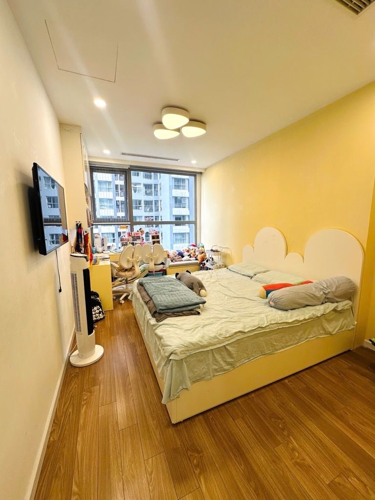 Bán nhà KĐT Vinhomes Times City - diện tích 109.7m2 12 tầng - View Bể Bơi - giá 16,5 tỷ