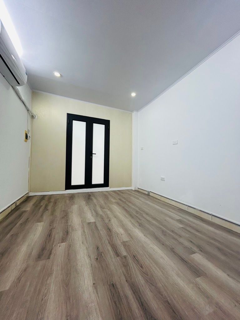 Bán nhà Đông Thiên - diện tích 30m2 2 tầng - ô tô đỗ cổng - giá 3,6 tỷ