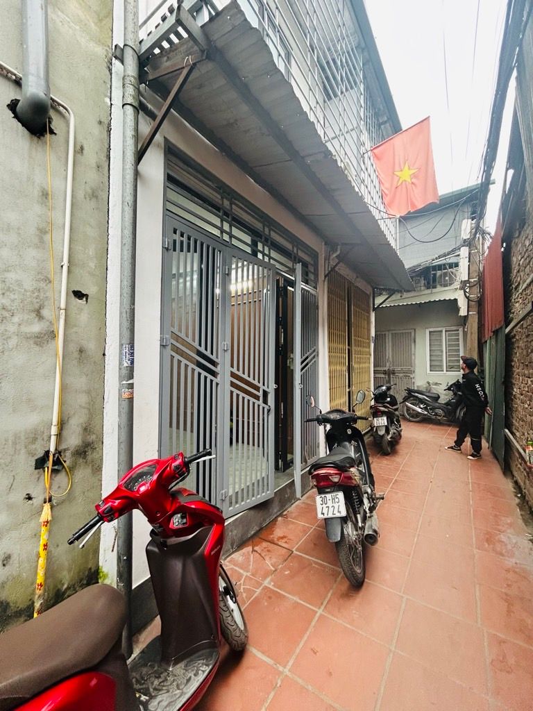 Bán nhà Đông Thiên - diện tích 30m2 2 tầng - ô tô đỗ cổng - giá 3,6 tỷ