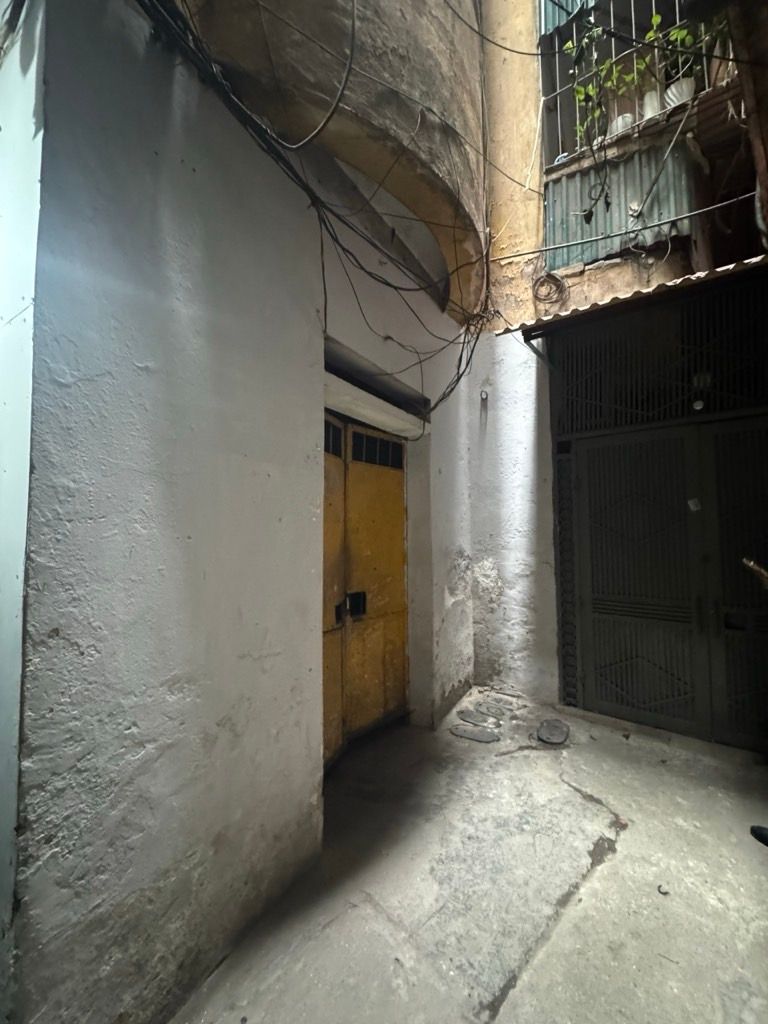 Bán nhà Láng Hạ - diện tích 130m2 3 tầng - ô tô đỗ sát nhà - giá 5 tỷ