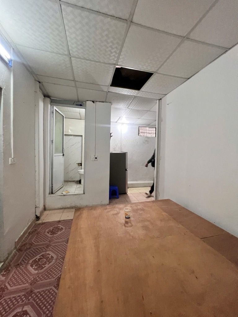 Bán nhà Láng Hạ - diện tích 130m2 3 tầng - ô tô đỗ sát nhà - giá 5 tỷ