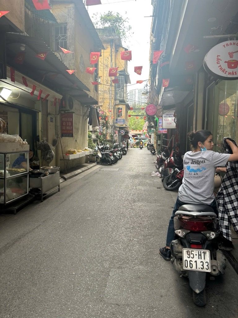 Bán nhà Thái Thịnh - diện tích 41.9m2 4 tầng - Ngõ thông ô tô - giá 16,5 tỷ