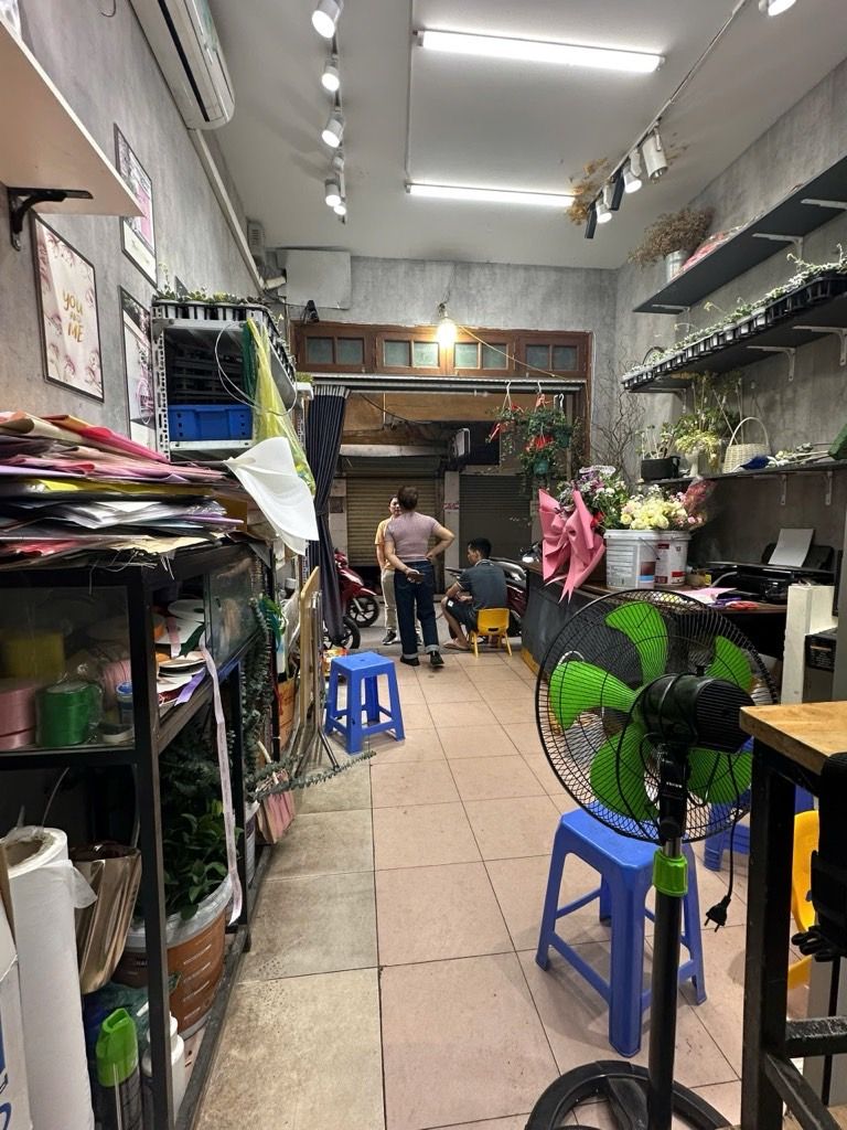 Bán nhà Thái Thịnh - diện tích 41.9m2 4 tầng - Ngõ thông ô tô - giá 16,5 tỷ