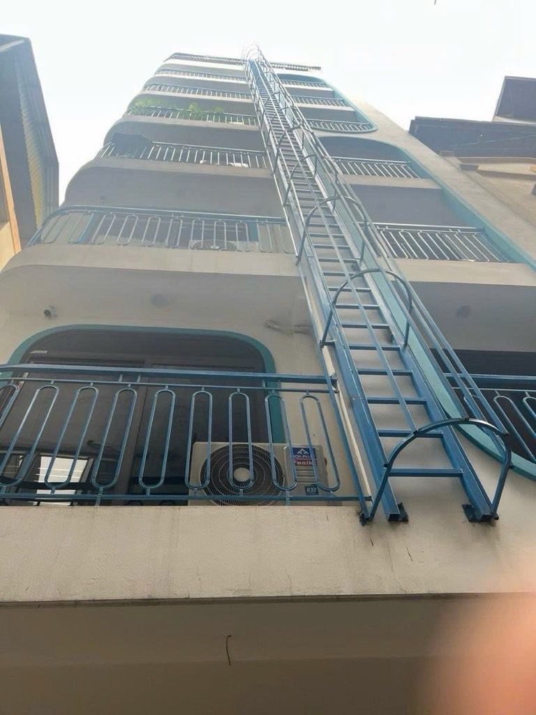 Bán nhà chính kinh - diện tích 70m2 8 tầng - Lô góc thoáng sáng - giá 18 tỷ