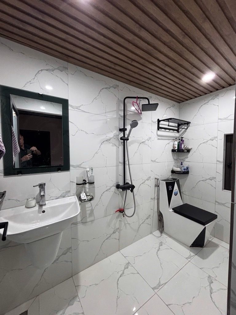 Bán nhà Thái Thịnh - diện tích 35,6m2 4 tầng - Đang cập nhật - giá 13,5 tỷ