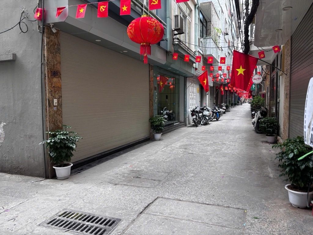 Bán nhà Thái Thịnh - diện tích 35,6m2 4 tầng - Đang cập nhật - giá 13,5 tỷ