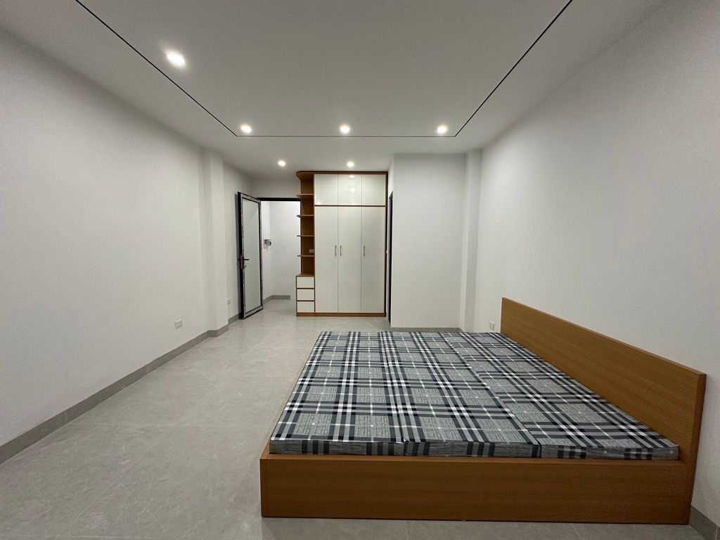 Bán nhà Nguyễn Khoái - diện tích 38m2 4 tầng - ô tô vào nhà - giá 8,25 tỷ