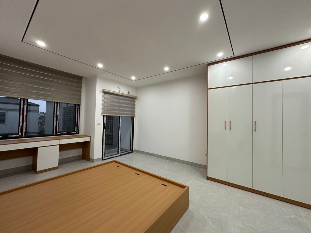 Bán nhà Nguyễn Khoái - diện tích 38m2 4 tầng - ô tô vào nhà - giá 8,25 tỷ