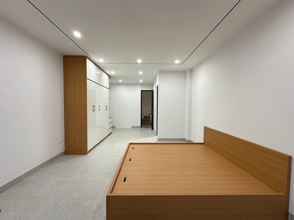 Bán nhà Nguyễn Khoái - diện tích 38m2 4 tầng - ô tô vào nhà - giá 8,25 tỷ