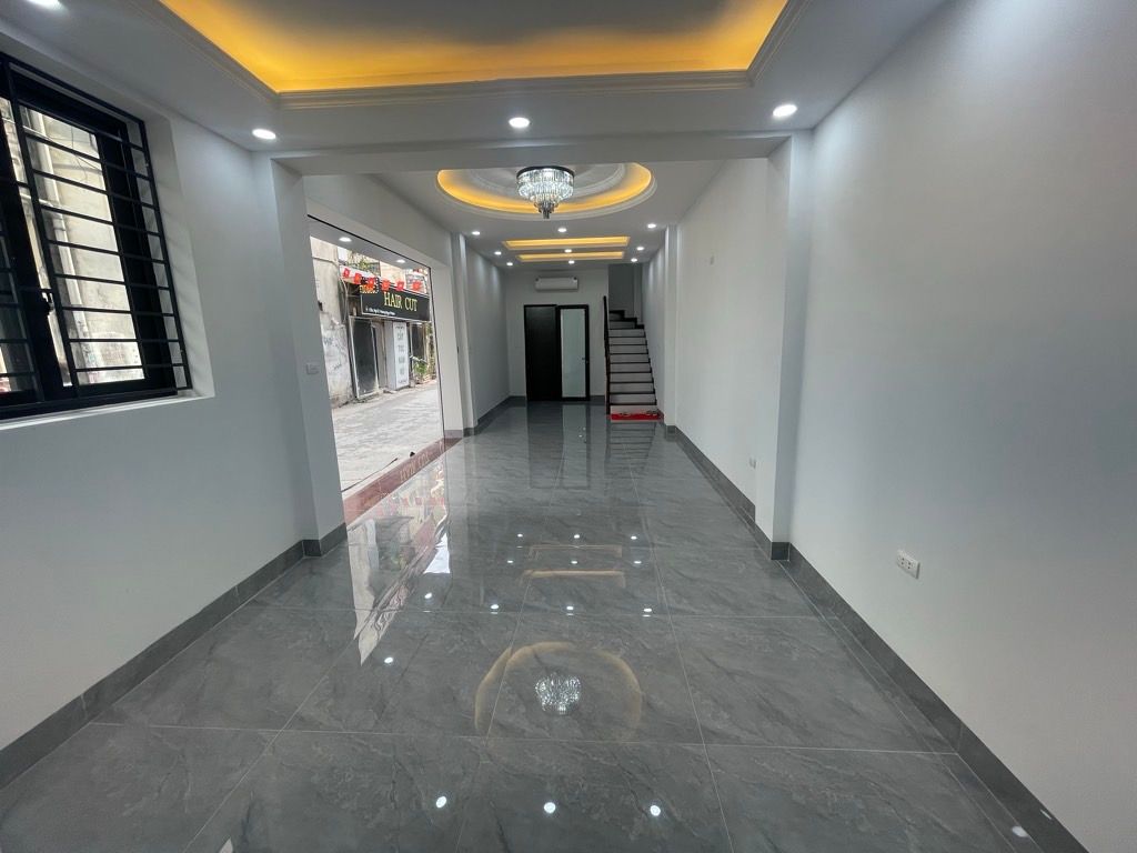 Bán nhà Hoàng Ngọc Phách - diện tích 54.8m2 3 tầng - Lô góc, mặt ngõ thông ô tô - giá 13,9 tỷ