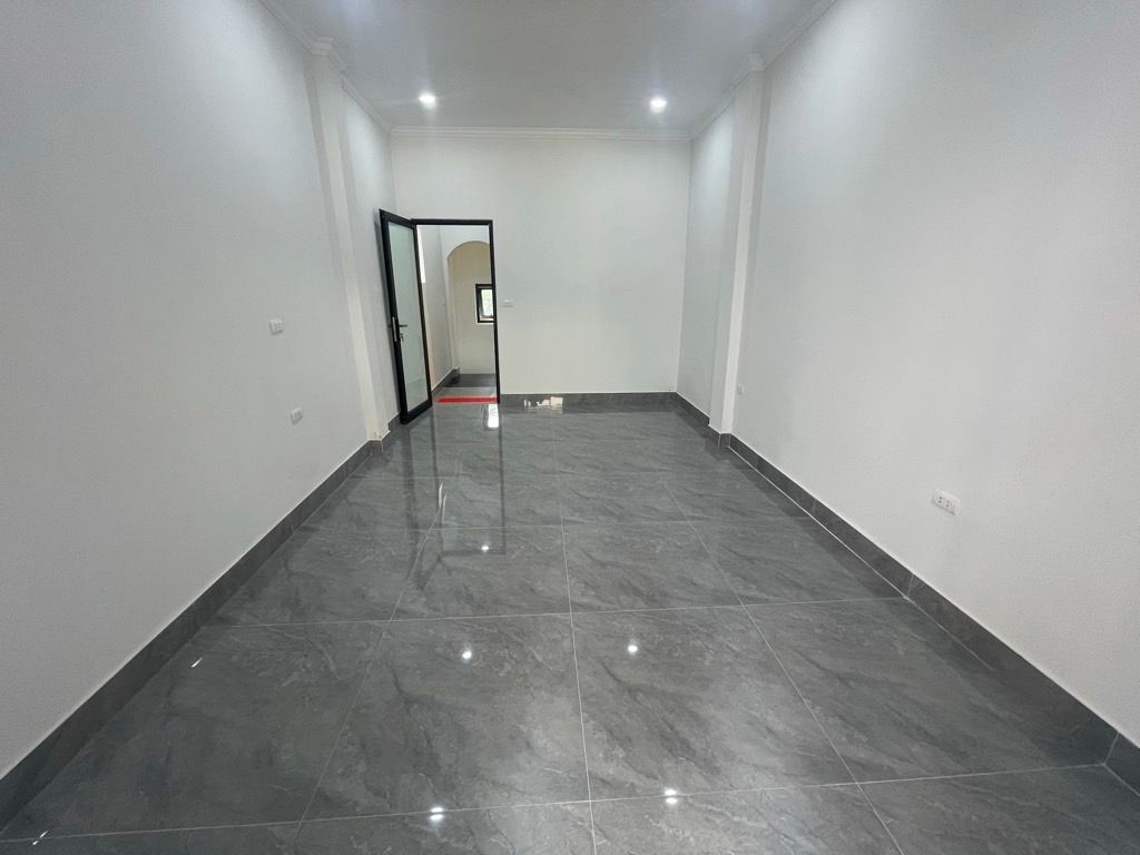 Bán nhà Hoàng Ngọc Phách - diện tích 54.8m2 3 tầng - Lô góc, mặt ngõ thông ô tô - giá 13,9 tỷ