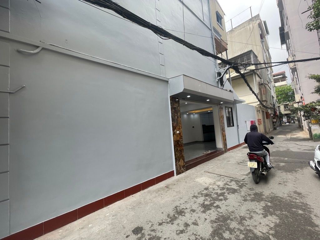 Bán nhà Hoàng Ngọc Phách - diện tích 54.8m2 3 tầng - Lô góc, mặt ngõ thông ô tô - giá 13,9 tỷ