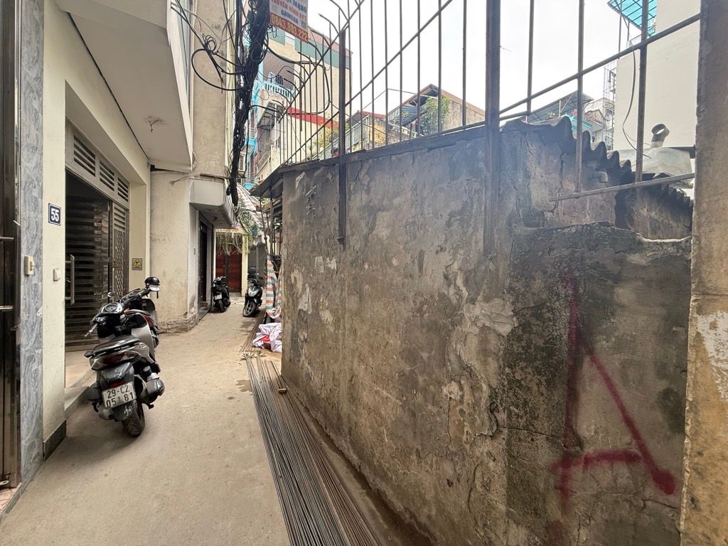 Bán nhà Đê La Thành - diện tích 72.5m2 1 tầng - ô tô đỗ cửa - giá 17,5 tỷ