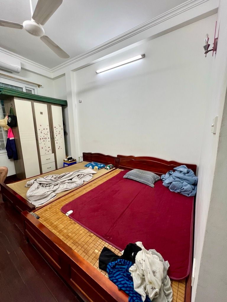 Bán nhà Hoàng Mai - diện tích 45m2 5 tầng - gần ô tô - giá 3,75 tỷ