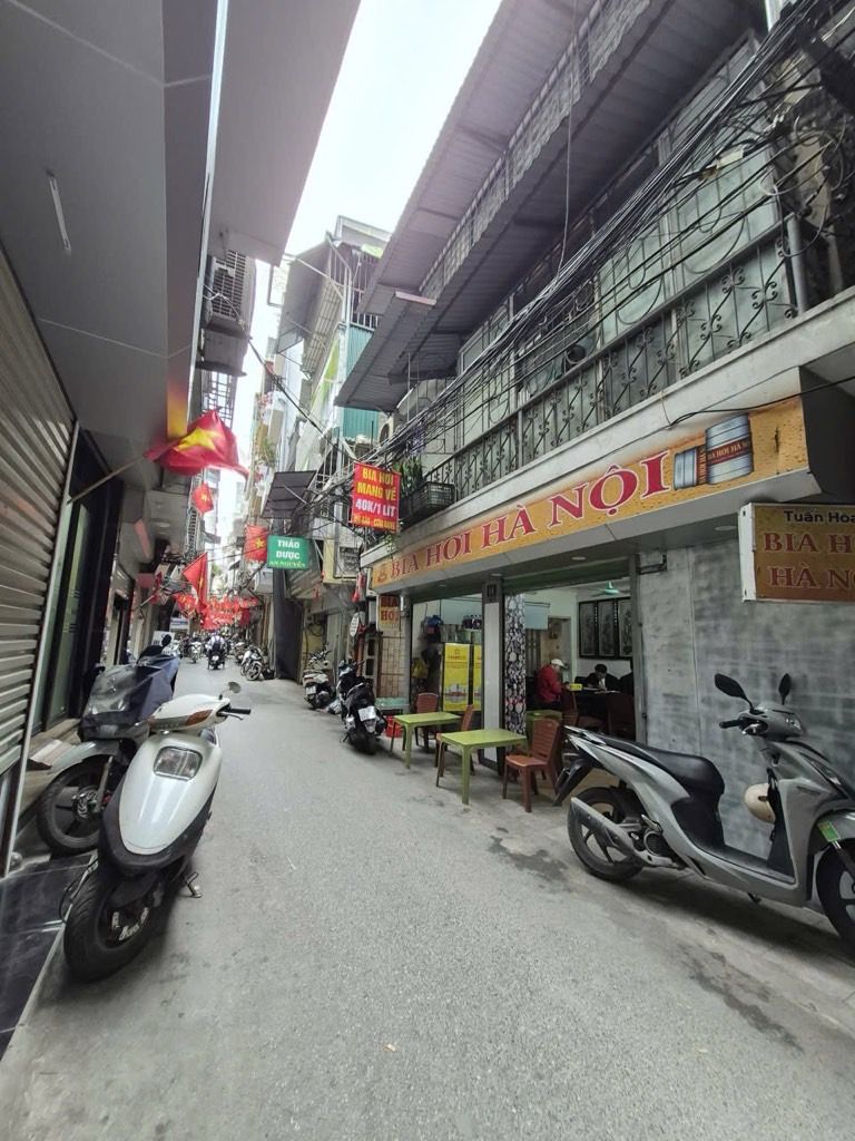 Bán nhà ngõ Văn Chương - diện tích 25.2m2 3 tầng - Cực hiếm - giá 10,5 tỷ