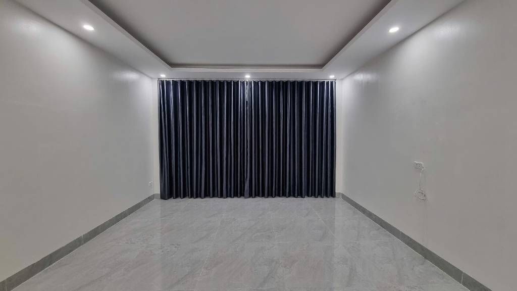 Bán nhà Nguyễn Văn Viên - diện tích 30m2 5 tầng - Ngõ 100 thông ngõ 23 Dương Văn Bé - giá 9,5 tỷ