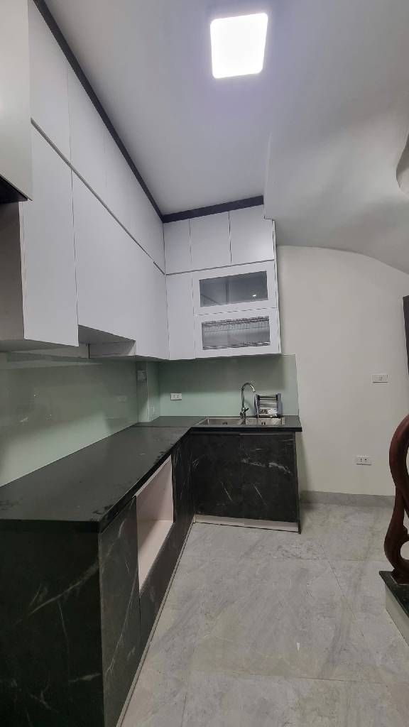 Bán nhà Nguyễn Văn Viên - diện tích 30m2 5 tầng - Ngõ 100 thông ngõ 23 Dương Văn Bé - giá 9,5 tỷ