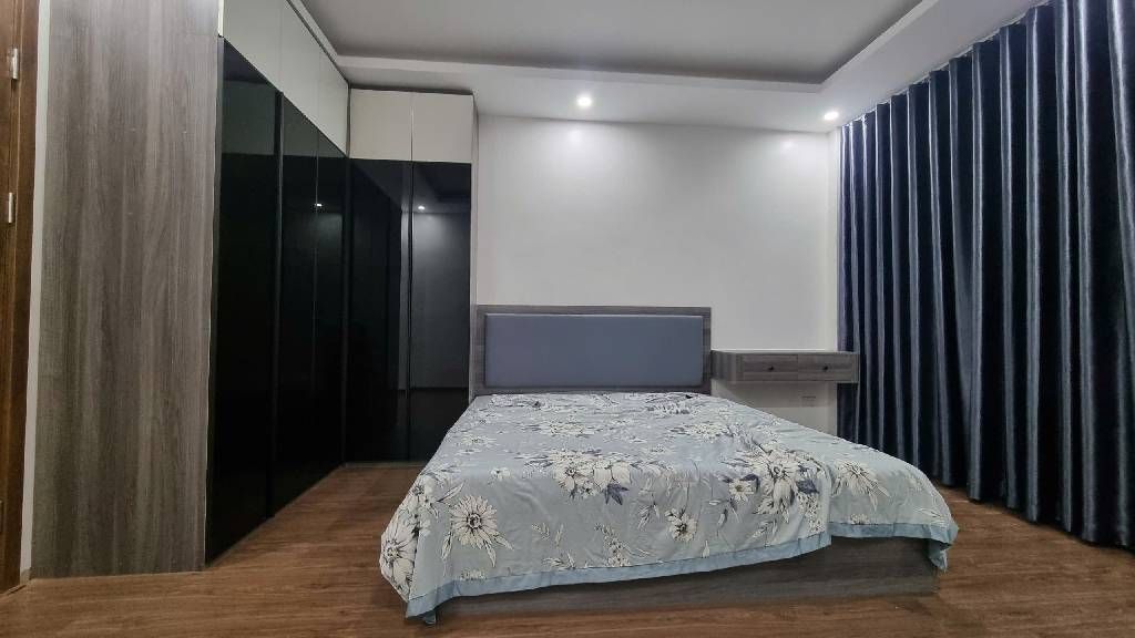 Bán nhà Nguyễn Văn Viên - diện tích 30m2 5 tầng - Ngõ 100 thông ngõ 23 Dương Văn Bé - giá 9,5 tỷ