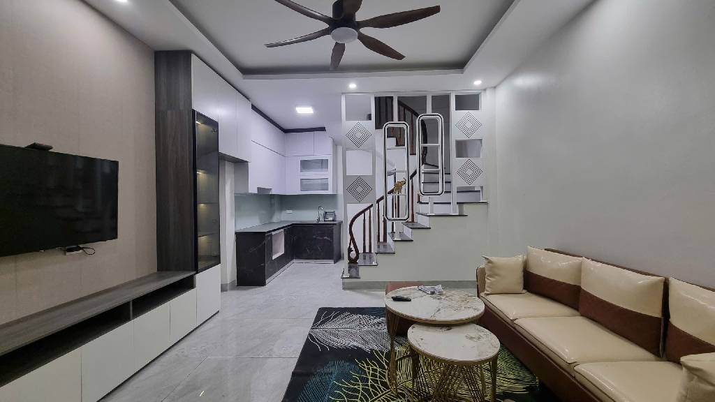 Bán nhà Nguyễn Văn Viên - diện tích 30m2 5 tầng - Ngõ 100 thông ngõ 23 Dương Văn Bé - giá 9,5 tỷ