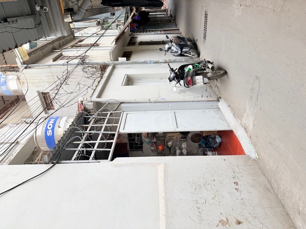 Bán nhà Tân Mai - diện tích 41.5m2 2 tầng - mặt tiền khủng - giá 14 tỷ